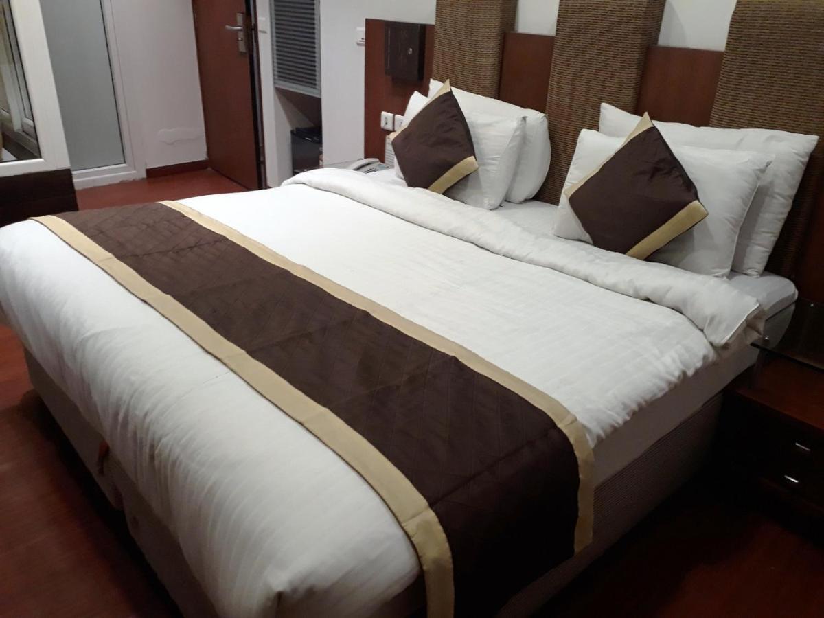 Airport Hotel Golden Bliss Near Delhi Airport Yeni Delhi Dış mekan fotoğraf