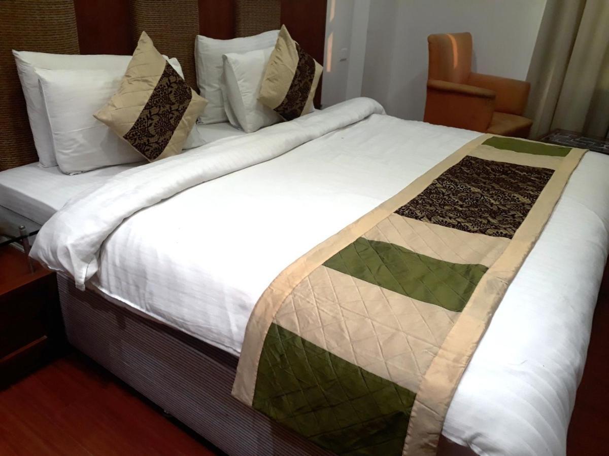 Airport Hotel Golden Bliss Near Delhi Airport Yeni Delhi Dış mekan fotoğraf