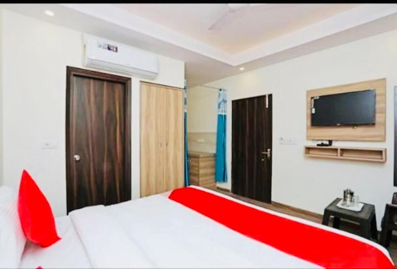 Airport Hotel Golden Bliss Near Delhi Airport Yeni Delhi Dış mekan fotoğraf