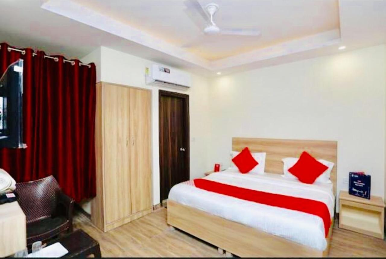 Airport Hotel Golden Bliss Near Delhi Airport Yeni Delhi Dış mekan fotoğraf