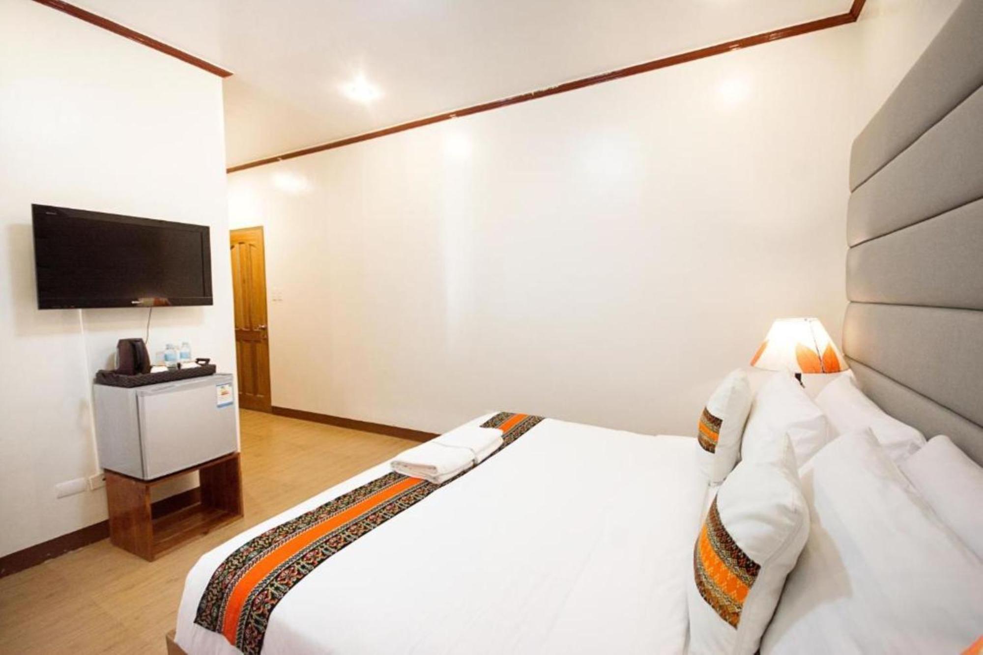 Airport Hotel Golden Bliss Near Delhi Airport Yeni Delhi Dış mekan fotoğraf